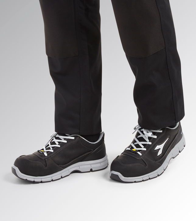 Diadora Run Low Arbeitsschuhe S3 SRC ESD Schwarz 701.175303