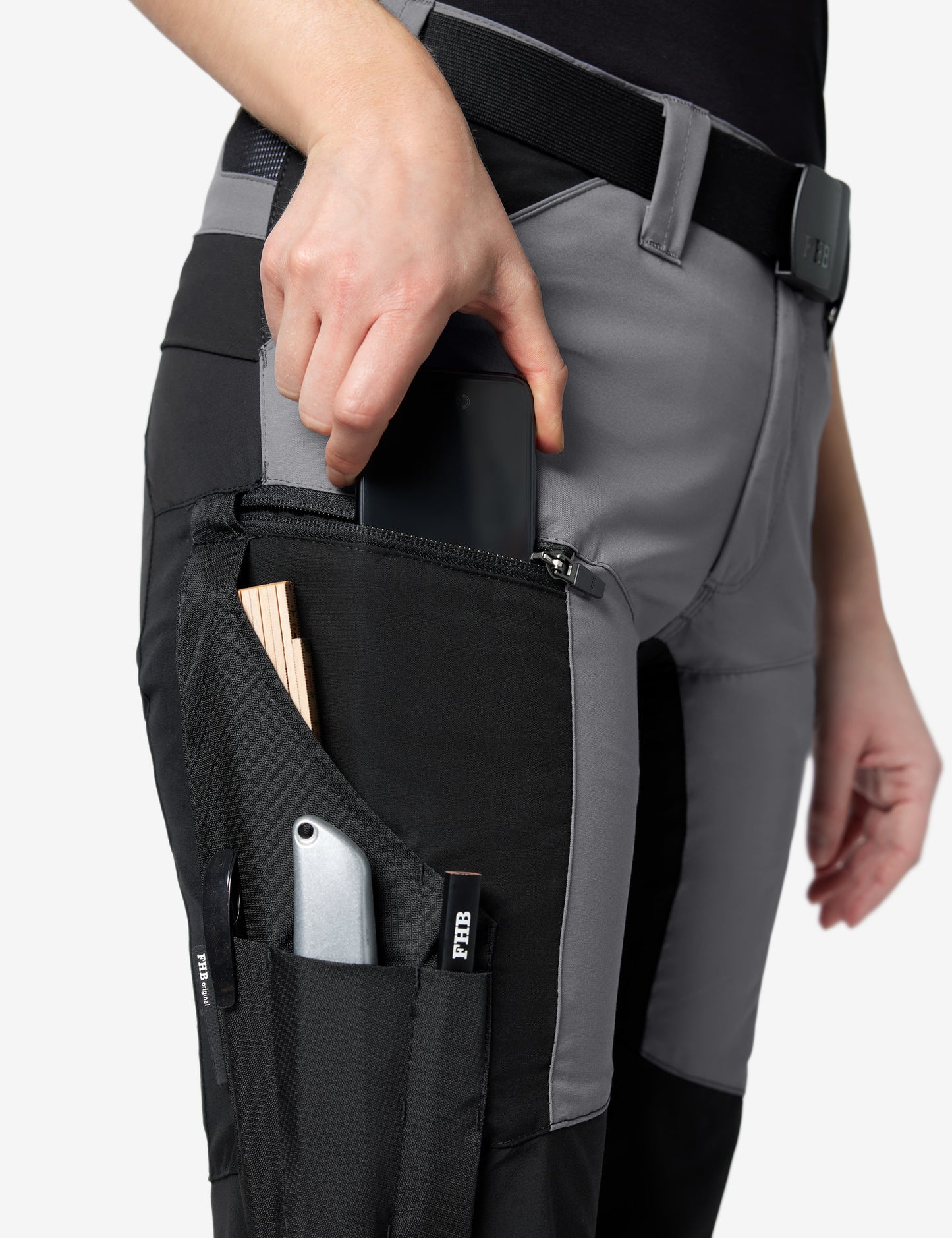 FHB Kim Stretch Bermuda Arbeitshorts Grau/Schwarz 125200 + gratis Zimmermannsbleistift